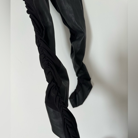 Planet Vegan Leather Sexy Leggings - Picture 7 of 13